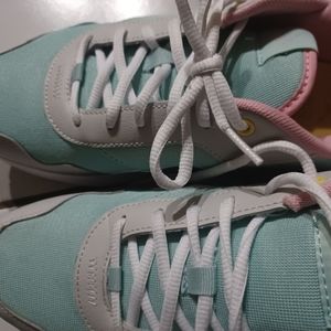 Women's puma sneakers